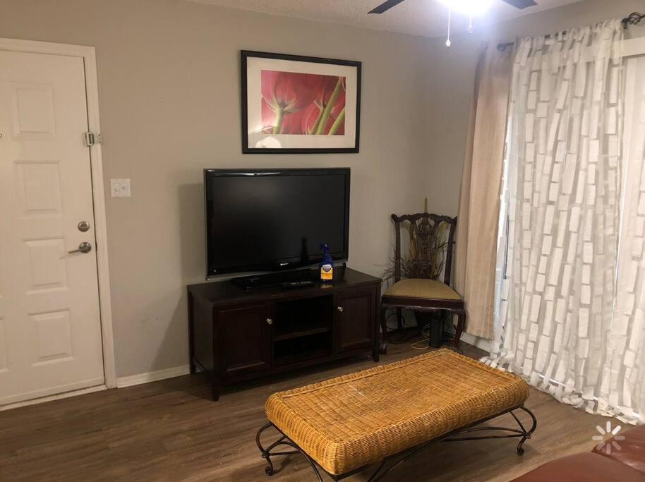 Lovely 1-Bedroom Rental Space With Free Parking Charlotte Zewnętrze zdjęcie